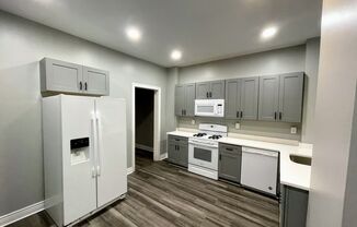 3 bed 1 bath - Newly updated, South Oakland, dishwasher, washer/dryer included