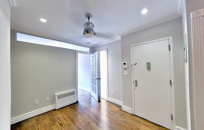 521 E 5th St #4C
