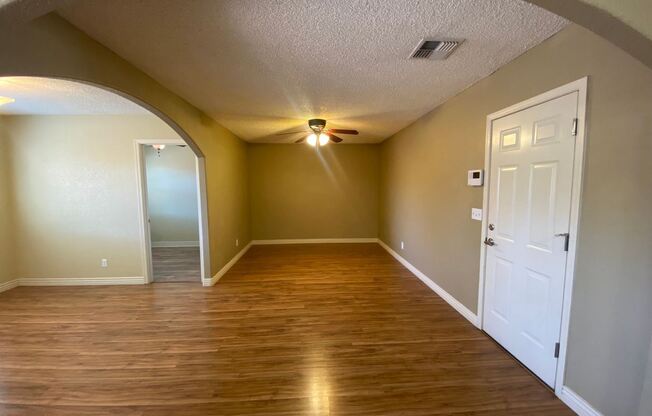 760 Crestwood Dr