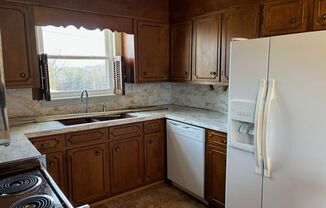 3 beds, 1 bath, $1,550