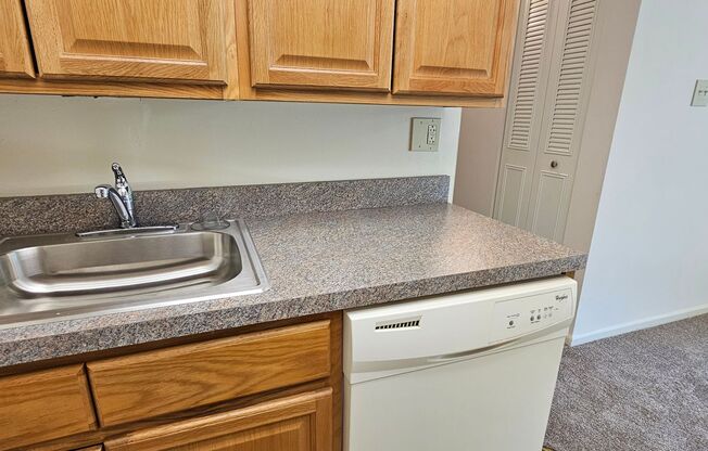 2 beds, 1 bath, 900 sqft, $1,525, Unit 317