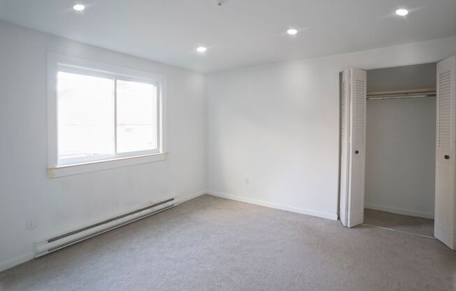 1 bed, 1 bath, 775 sqft, $2,050, Unit 10-2