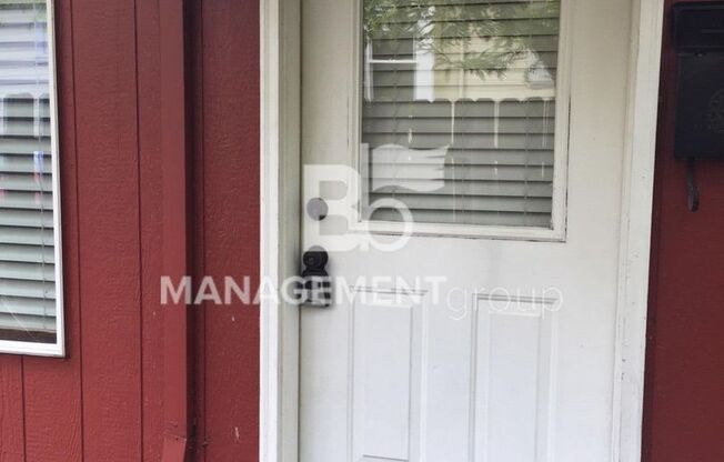 Well maintained Overlook neighborhood tri-plex!