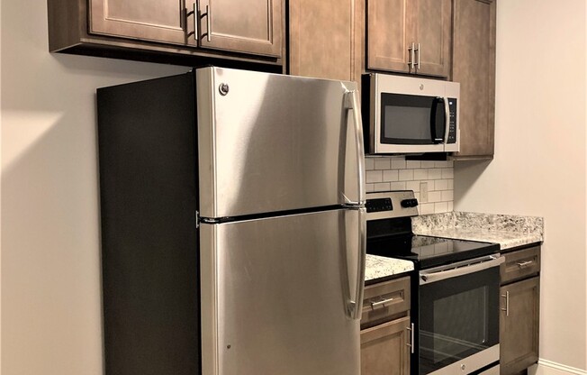 1 bed, 1 bath, 848 sqft, $775, Unit 27