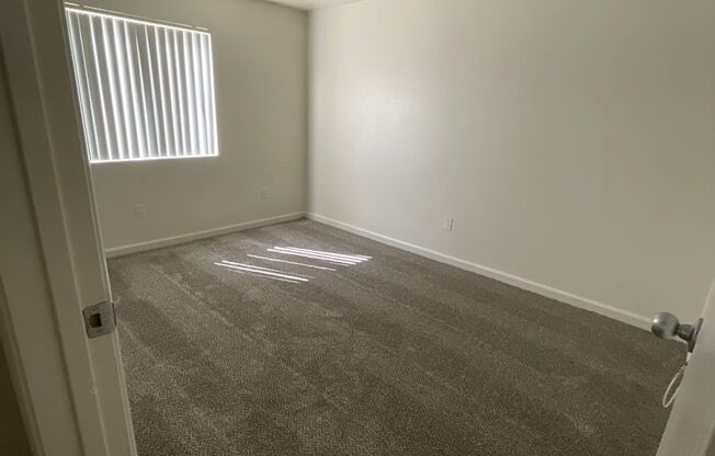 1 bed, 1 bath, 592 sqft, $999, Unit 69