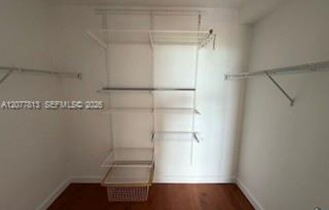 2 beds, 2 baths, $4,500, Unit # 15 J