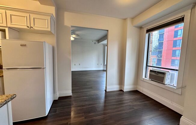 1 bed, 2 baths, 692 sqft, $2,325, Unit 0511