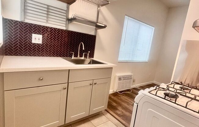 Quaint Studio in Glendale - All Utilities plus WiFi Included!