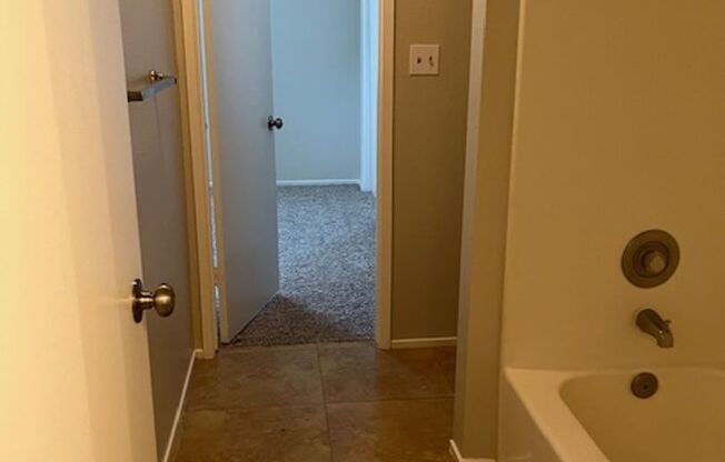 2 beds, 2 baths, 900 sqft, $1,675, Unit 817-48