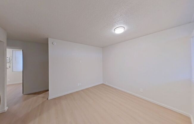 2 beds, 1 bath, 647 sqft, $1,660, Unit 28B