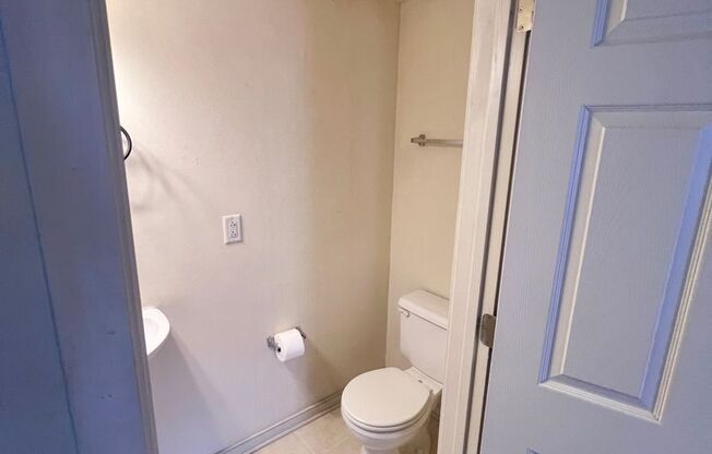 1 bed, 1.5 baths, $1,275, Unit Apt. 204