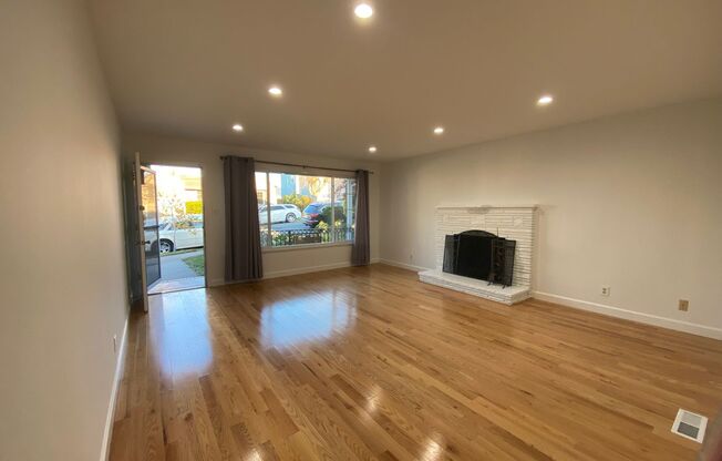 Lovely 3 BR House in Coveted Huntington Park Neighborhood