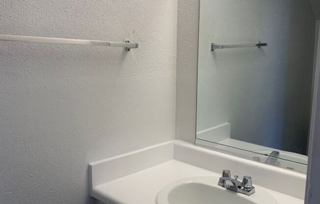 1 bed, 1.5 baths, 866 sqft, $935, Unit 2304