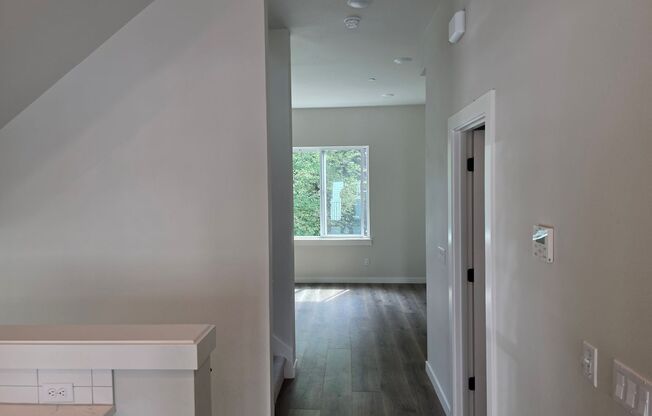 Beautiful New Townhouse 4BD Bothell
