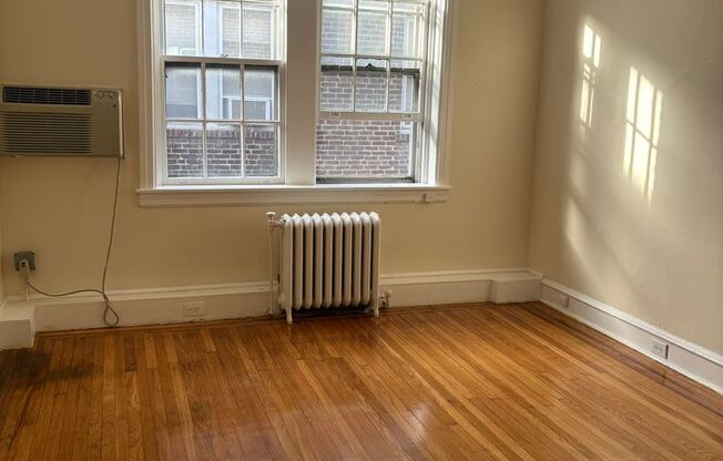 3 beds, 1 bath, 1,425 sqft, $1,495, Unit 4815-D1