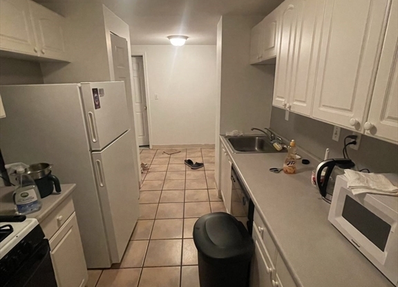 2 beds, 1.5 baths, 800 sqft, $3,250, Unit 320