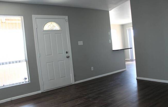 Renovated 2x2 Condo Located in N Phoenix!