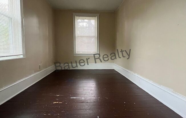 3 beds, 1 bath, 1,200 sqft, $850, Unit 239