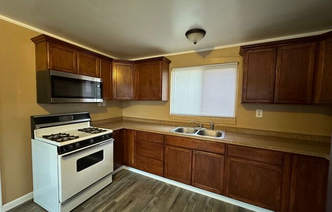 2 beds, 1 bath, $1,485