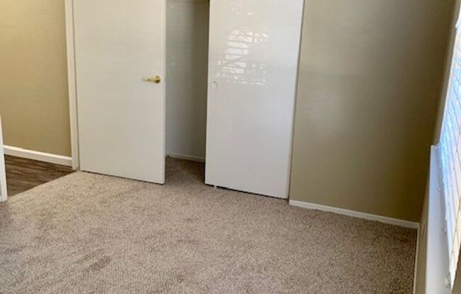 2 beds, 1 bath, 938 sqft, $1,800, Unit 403
