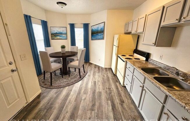 Cozy Two-Bedroom Apartment – Great Location, Great Price!