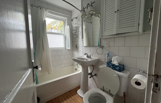 2 beds, 1 bath, 1,077 sqft, $3,300, Unit 2