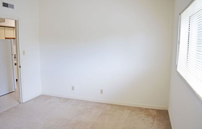 1 bed, 1 bath, 529 sqft, $1,000, Unit K-09