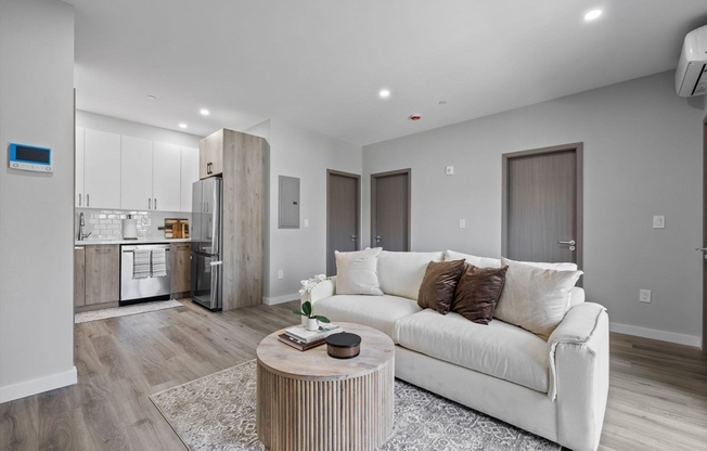 43 47 FREMONT