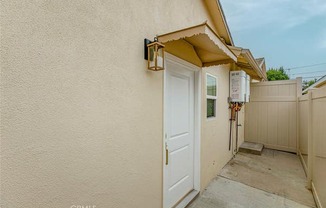 13932 13930 WYANDOTTE