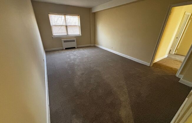 2 beds, 1 bath, 876 sqft, $1,000, Unit C71