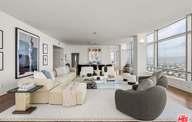 3 beds, 4 baths, 4,250 sqft, $25,000, Unit 47G