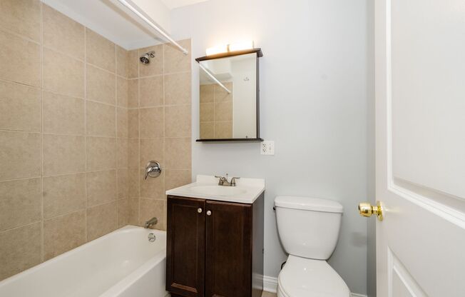 1 bed, 1 bath, 465 sqft, $1,700, Unit 404