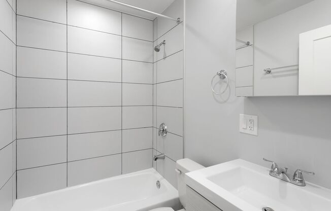 2 beds, 1 bath, $1,950, Unit 436