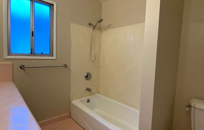 1 bed, 1 bath, $1,795, Unit # 10