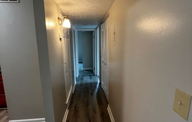 2 beds, 1 bath, 800 sqft, $995