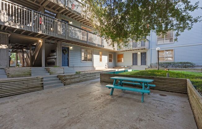 1 bed, 1 bath, 595 sqft, $1,100, Unit #126