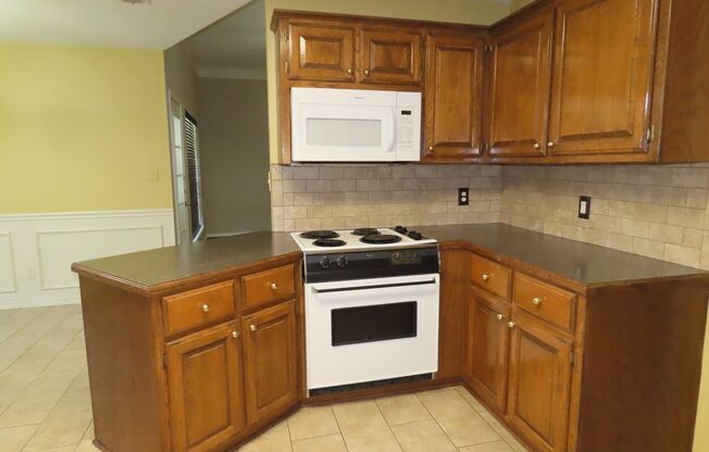 3 beds, 2 baths, $1,650