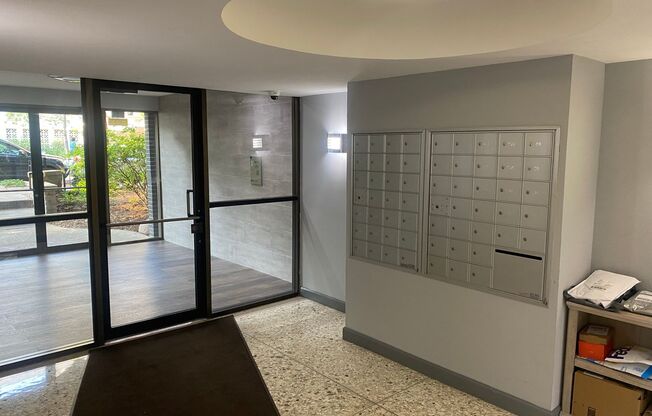1 bed, 1 bath, 700 sqft, $1,600, Unit 421-#202