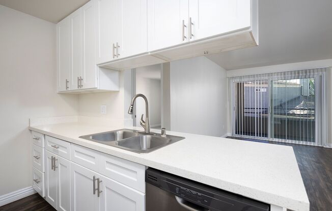 2 beds, 2 baths, 954 sqft, $2,895, Unit 202