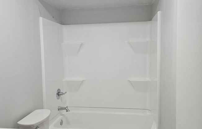 2 beds, 1 bath, 908 sqft, $835, Unit 5003 Sycamore