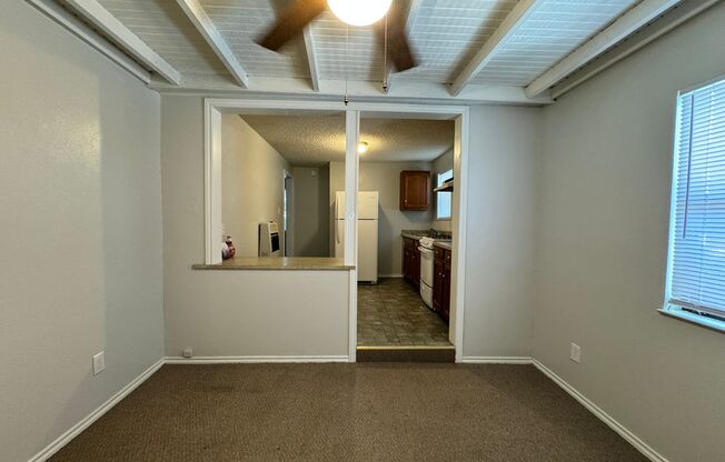 207 W Phillips St.