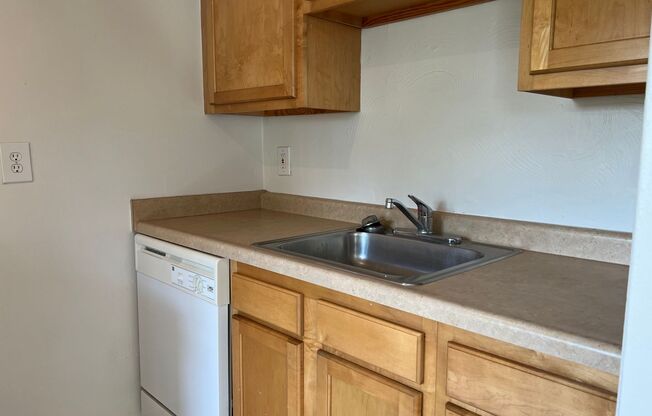 5208-5240 Stanton Avenue