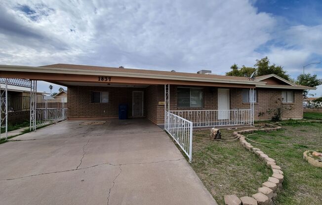 Beautiful 4 bed - 2 bath in Mesa!