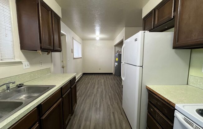 2 beds, 1 bath, $925, Unit 1150 McKinley Ave