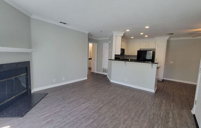 1 bed, 1 bath, 694 sqft, $2,335, Unit 710