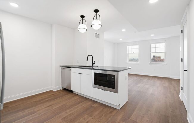 Studio, 1 bath, 576 sqft, $2,270, Unit 1406