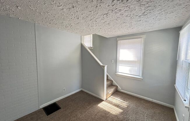 3 beds, 1 bath, $1,200