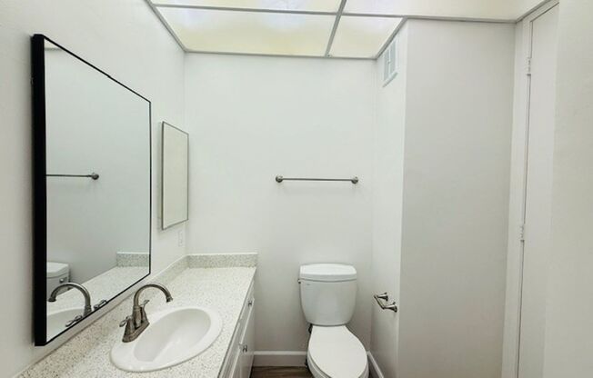 13801_FRONT STREET