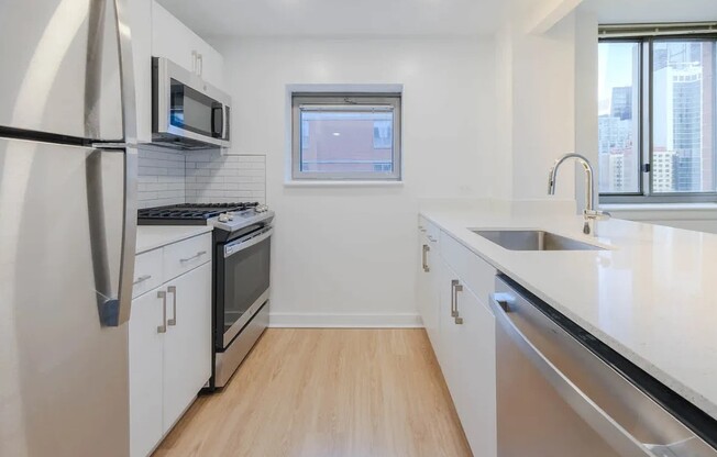 469 9 AVE