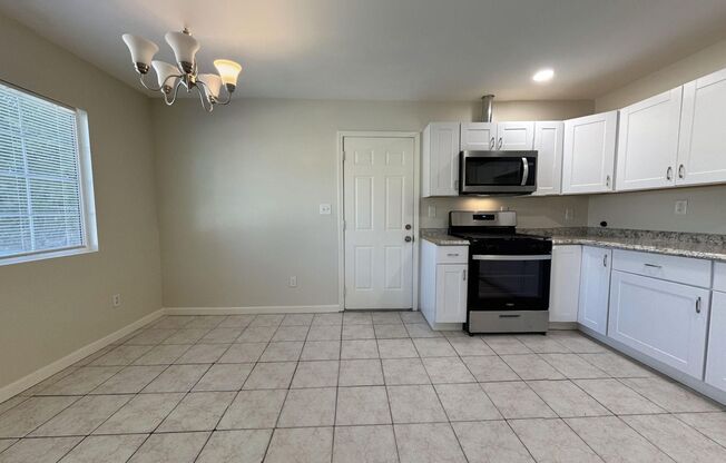 3 beds, 2 baths, $2,600